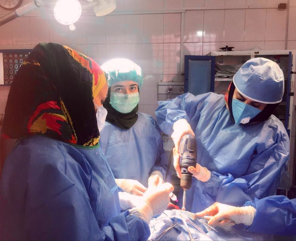 پزشکان زن در هرات جراحی پیچیده مغز را موفقانه انجام دادند
