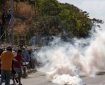 پولیس یونان در برابر پناهجویان معترض از گاز اشک‌آور استفاده کرد