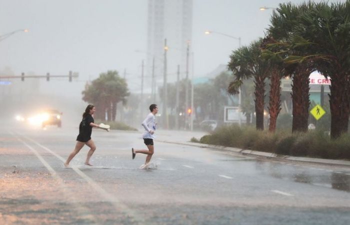 توفان برق بیش از نیم میلیون نفر در جنوب آمریکا را قطع کرد