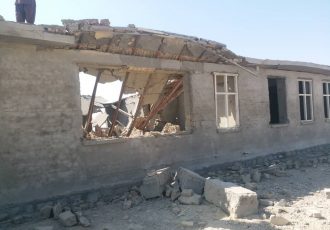 ارگ: طالبان از تخریب مکاتب دست بکشند
