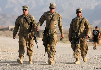 دبیر کل ناتو به سرپرست پنتاگون: تا وقتی نیاز است در افغانستان بمانیم