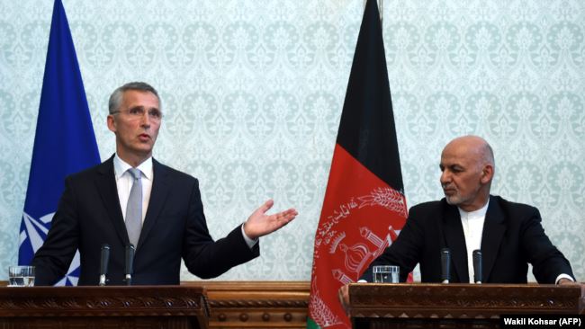 منشی عمومی ناتو با رئیس جمهور غنی درباره وضعیت افغانستان گفت‌وگو کرد