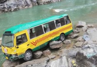۱۵ داکتر شفاخانه‌ی «ایمرجنسی پنجشیر» در یک حادثه‌ی ترافیکی زخمی شدند
