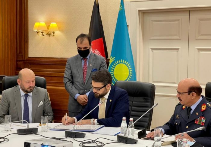 افغانستان و قزاقستان، توافق‌نامه همکاری‌های نظامی امضا کردند