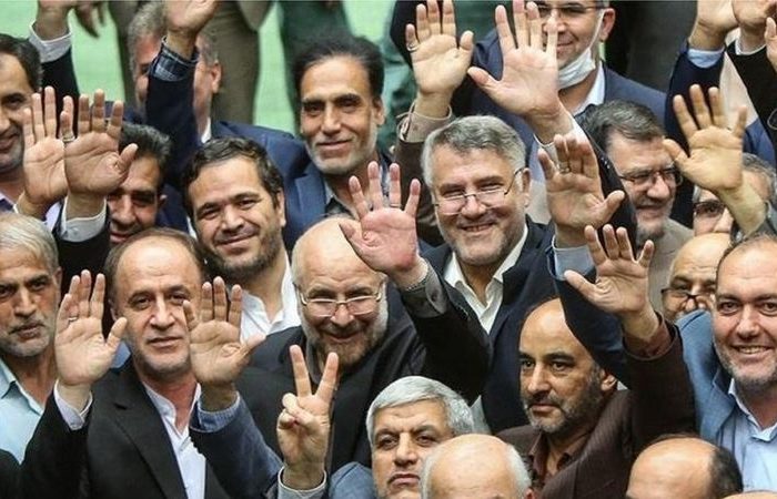 انتخابات ۱۴۰۰ ایران؛ نمایندگان مجلس ایران خواستار کناره‌گیری نامزدها به نفع ابراهیم رئیسی شدند