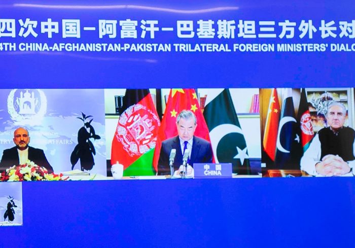 نشست سه‌جانبه افغانستان، پاکستان و چین؛ آتش‌بس فوری در افغانستان برقرار شود