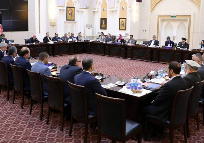معنوی: بحث آزاد وزرا در مورد حل مشکلات مردم در نشست‌های کابینه تصویب شد