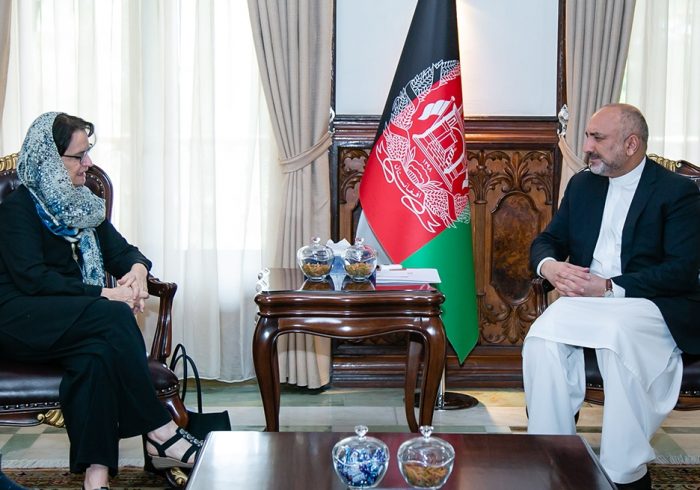 حنیف اتمر از سازمان  ملل متحد وجامعه جهانی خواست تابرای دست یابی به صلح بالای طالبان فشار وارد سازند.
