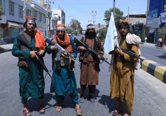 کابینه طالبان طرح یونیفورم پولیس و تثبیت رتبه فارغان مدارس دینی را تایید کرد