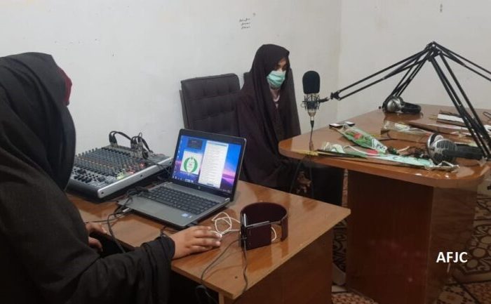 طالبان به رادیوهای محلی فراه گفته است، از پخش موسیقی جلوگیری کنند؛ تا مرتکب گناه نشوند