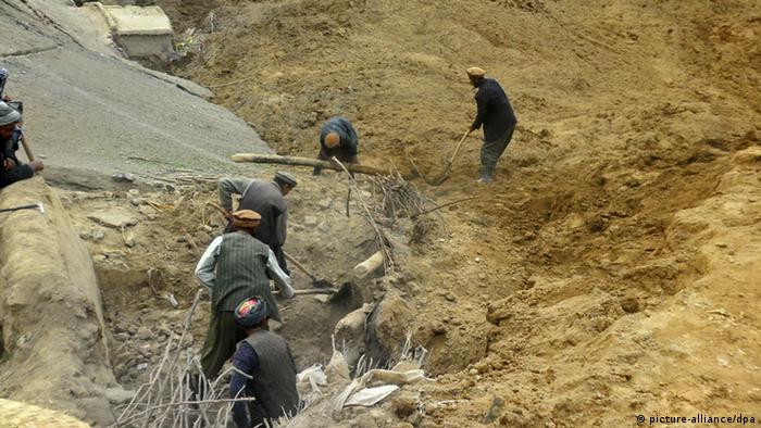زلزله در بدخشان جان دو کارگر معدن را گرفت