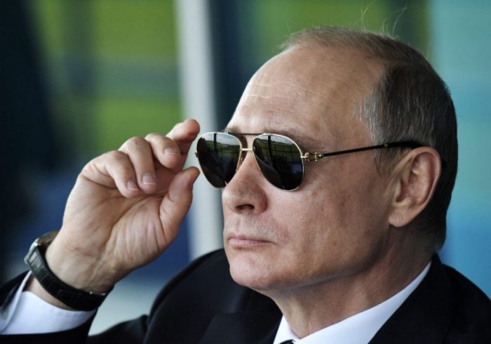 ولادیمیر پوتین: منزوی کردن روسیه در وضعیت کنونی غیر ممکن است.
