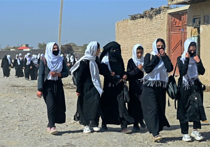 ایجاد کمیته طالبان برای بازگشایی مدارس دخترانه در افغانستان