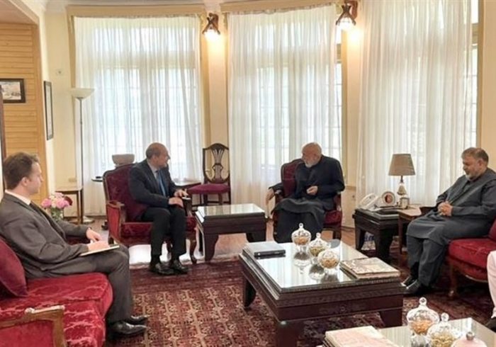 تحکیم روابط کابل- مسکو محور دیدار کرزی با سفیر روسیه