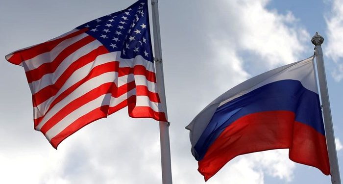 سفیر آمریکا در روسیه: دو قدرت اتمی جهان باید به گفت‌وگو ادامه دهند