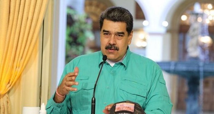 مادورو: عزیمت نفتکش‌های ایران به ونزوئلا واقعه‌ خارق‌العاده‌ای بود