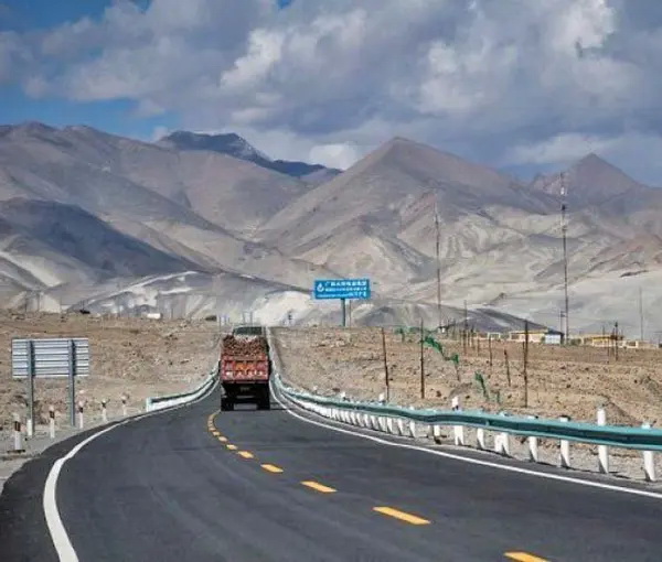 گفتگوی مقام های چین و پاکستان در مورد پیوستن افغانستان به پروژه کریدور اقتصادی یک کمر بند یک جاده
