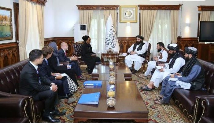 مولوی امیر خان متقی: در یک سال اخیر هیچ گونه آسیبی به نهادهای کمک رسان بین المللی در افغانستان وارد نشده است.
