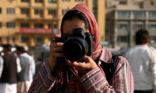 گزارش سازمان ملل از وضعیت زنان در رسانه های افغانستان پس از چالشهای سیاسی