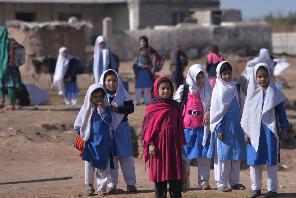 درخواست ۲۷ کشور از طالبان برای لغو تصمیم ممنوعیت آموزش دختران