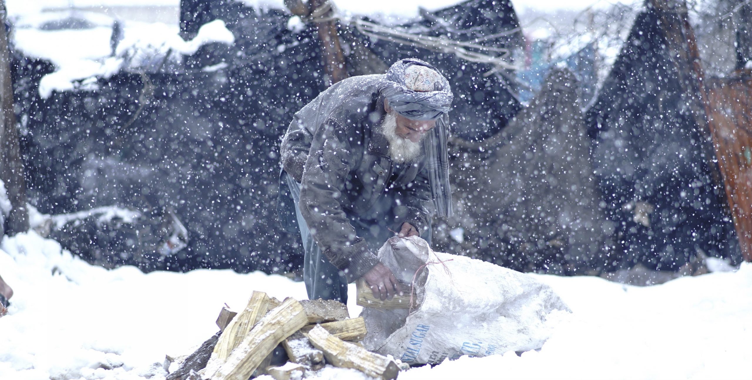 اوچا: ۷۹ درصد خانواده‌ها در افغانستان در زمستان پیش‌ رو به گرما دسترسی ندارند
