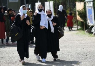 نگرانی بانک جهانی از کاهش حضور دختران در نظام آموزشی افغانستان