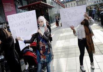 حمله به يک زن باحجاب در سوئد
