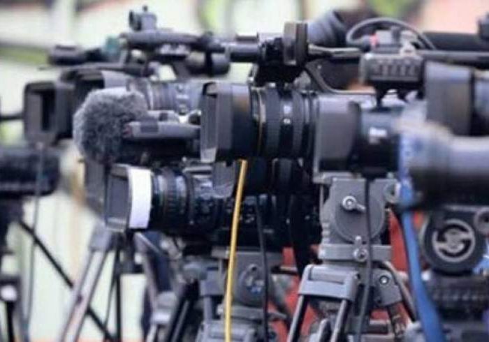مجاهد: تلاش برای حل مشکلات رسانه‌ها ادامه دارد