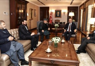 دیدار کرزی با وزیر خارجه ترکیه
