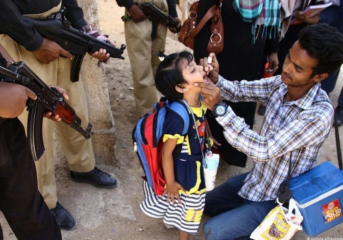 واکسیناسیون فلج اطفال ۴۴ میلیون کودک در پاکستان