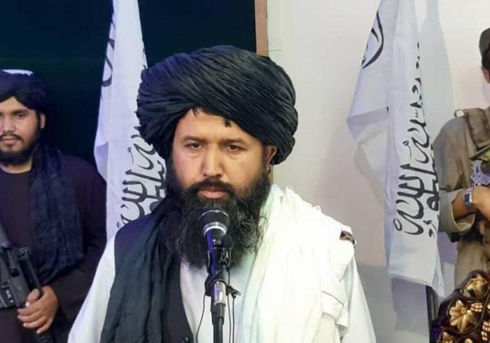 سرپرست وزارت تحصیلات عالی گروه طالبان: رفتن زنان به دانشگاه و مکتب بی‌عزتی است