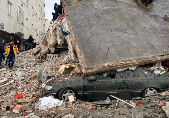 زلزله ترکیه| ۳۳۸۰ کشته/ ۱۳.۵ میلیون نفر در خیابان/اعلام عزای عمومی