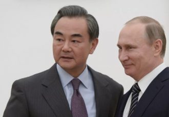 پوتین در دیدار با وانگ یی: همکاری روسیه و چین برای ثبات بین‌المللی ضروری است