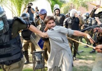 ۸ کشته و ۲۹۰ زخمی در اعتراضات خشونت‌بار پاکستان