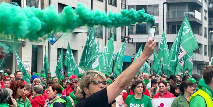 تظاهرات هزاران کارگر در بلژیک در اعتراض به وضع موجود