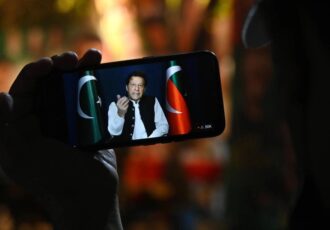 درخواست عمران خان برای تظاهرات گسترده ضددولتی در پاکستان