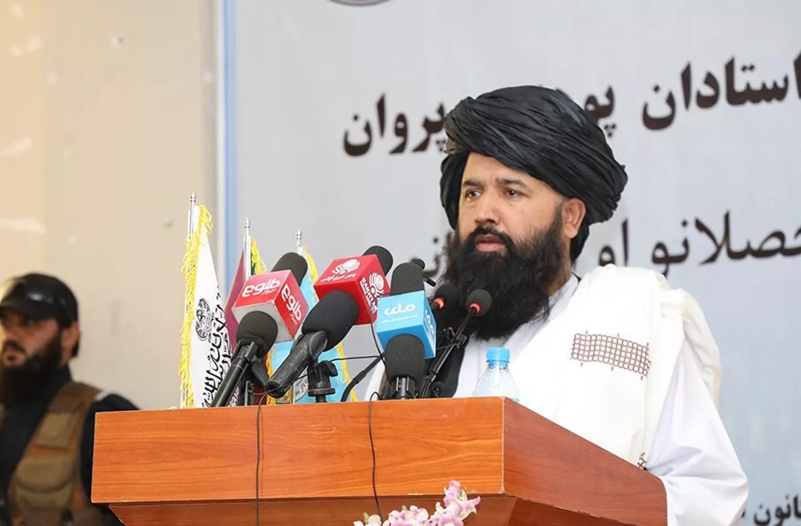 ندیم: جهان به بی‌اعتمادی جوانان نسبت به نظام طالبان دامن می‌زند