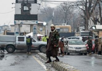سازمان ملل: از سال ۲۰۲۱ بیش از ۱۰۰۰ شهروند افغانستانی در بمباران‌ها کشته شده‌اند