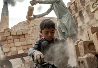 در جهان ۱۶۰ میلیون کودک کار وجود دارد