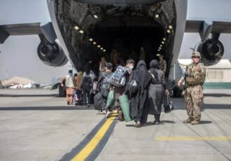 وزارت خارجه آمریکا: ترامپ و بایدن مقصر خروج از افغانستان هستند