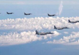 تنش بین چین و تایوان؛ ۲۲ هواپیمای نظامی چین از تنگه تایوان عبور کردند