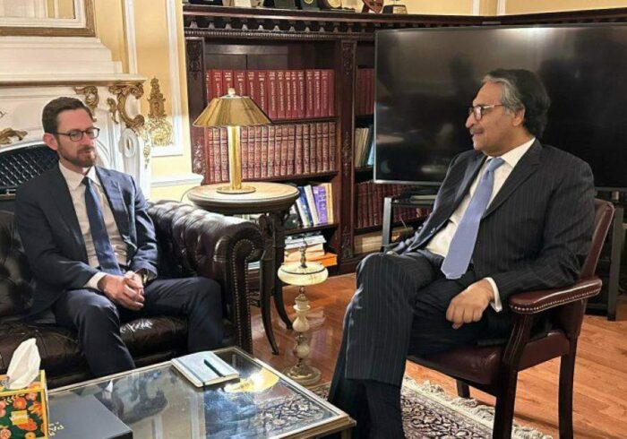 دیدار و گفت‌وگوی وزیر خارجه پاکستان و نماینده ویژه امریکا درباره افغانستان