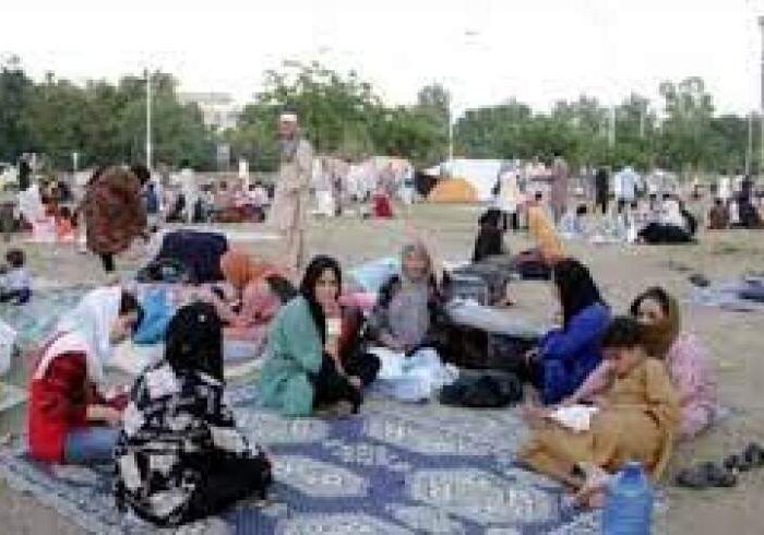 بریتانیا روند انتقال مهاجران اهل افغانستان از پاکستان را از سر گرفت