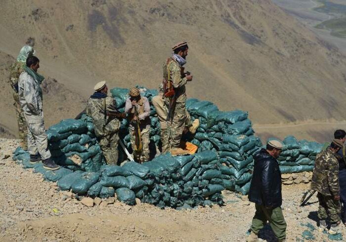 جبهه مقاومت: ۴ جنگجوی طالبان را در پروان کشته و زخمی کردیم