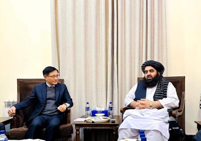 سرپرست وزارت امور خارجه طالبان با نماینده خاص چین دیدار کرد