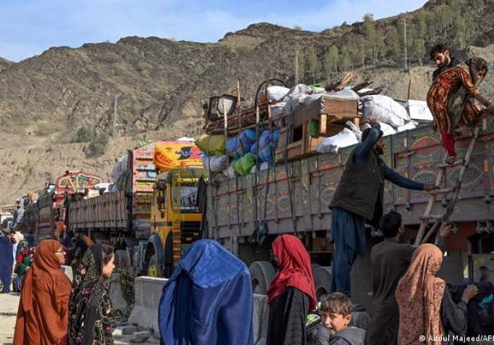 پاکستان در چهار روز نزدیک به ۲۷۰۰ مهاجر افغانستان را اخراج کرد
