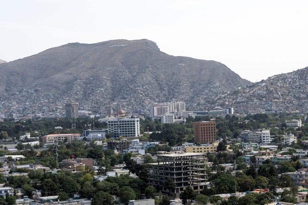 طالبان دو نظامی پیشین را در کابل بازداشت کردند