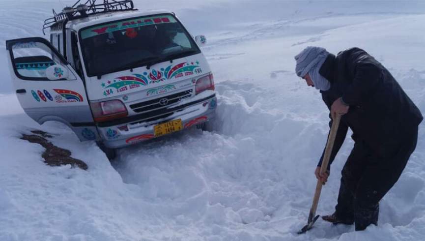به دلیل برفباری  سنگین راه کابل – غور مسدود شد