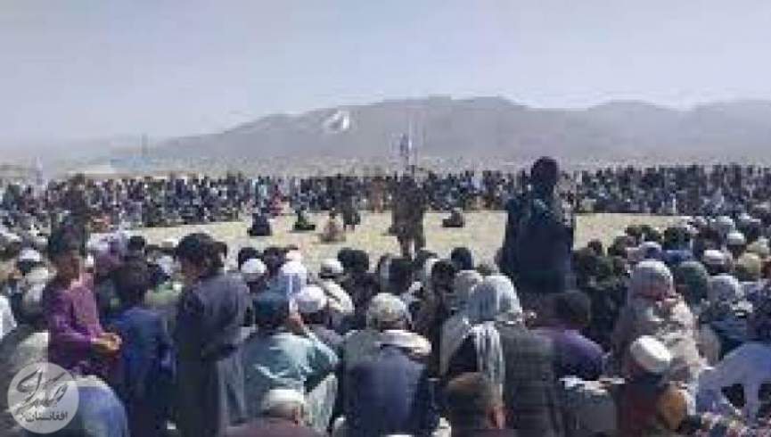 شلاق زدن جوانان در ملأعام از سوی طالبان
