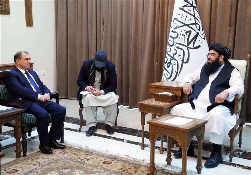 دیدار سفیر جمهوری آذربایجان با مولوی عبدالکبیر در کابل